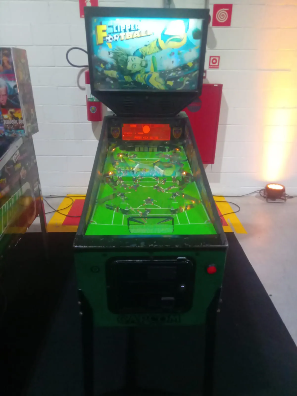 Pinball Capcom Football - Miniatura 3